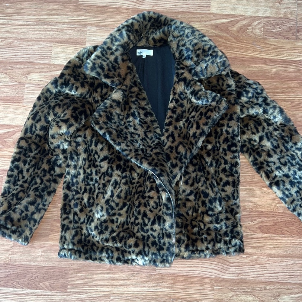 Faux fur leopard jacket